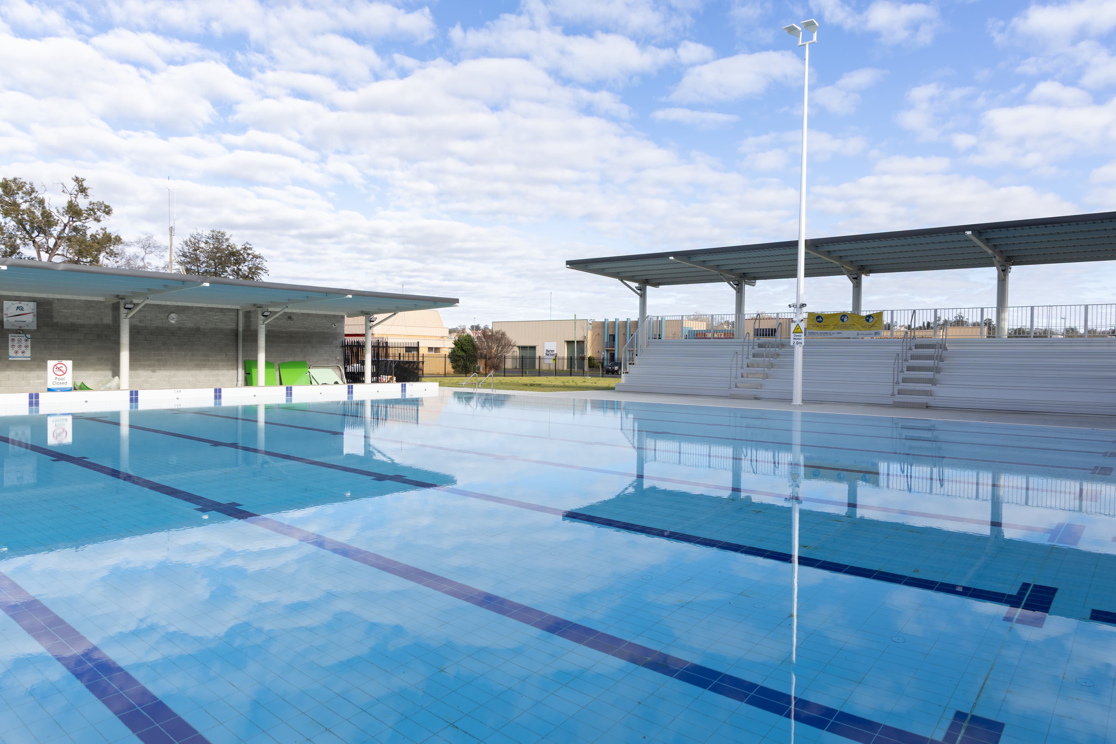 Pool Tiling Expert - Hero Background